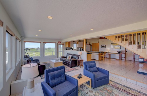 Long Beach House | Pacific Paradise -Ocean & beachfront/Dog friendly