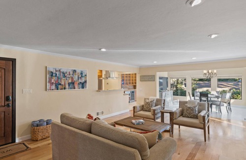 High Meadows House | Pacific Retreat: Beautiful 3 Bedroom 2 Bonus Rooms/Generator/Hot Tub