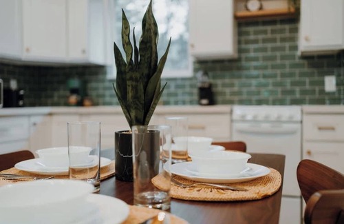Packwood Apartment | Packwood's Summerland Suite