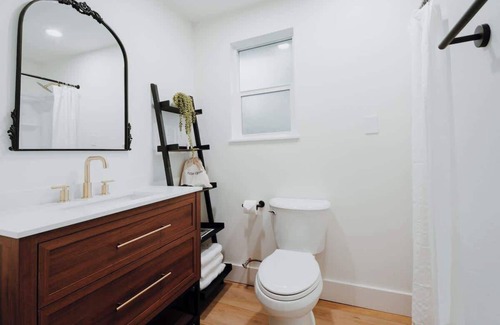 Packwood Apartment | Packwood's Summerland Suite