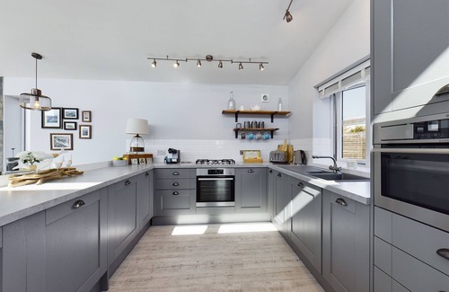 Kingsbridge Cottage | Paddlers View - an apartment that sleeps 4 guests in 2 bedrooms