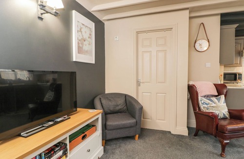 Crudwell Cottage | Paddock Cottage