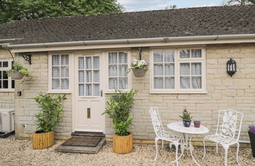 Crudwell Cottage | Paddock Cottage