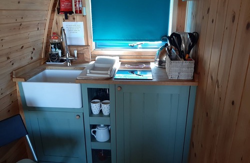 Oldwalls Cabin | Paddock Haven Pod on the Pond Romantic Cosy Retreat for 2