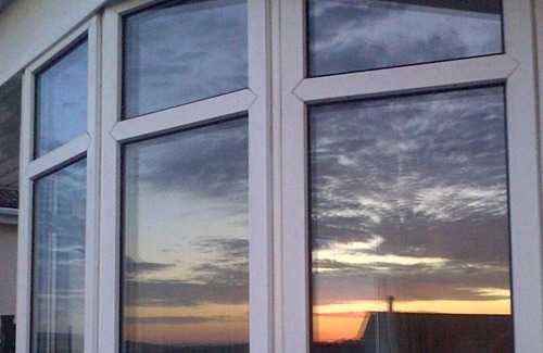 Treator House | Padstow Town; Pet friendly, 3 Bedroom, 2 Bathm Bungalow & Fabulous Estuary Views