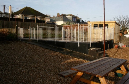 Treator House | Padstow Town; Pet friendly, 3 Bedroom, 2 Bathm Bungalow & Fabulous Estuary Views