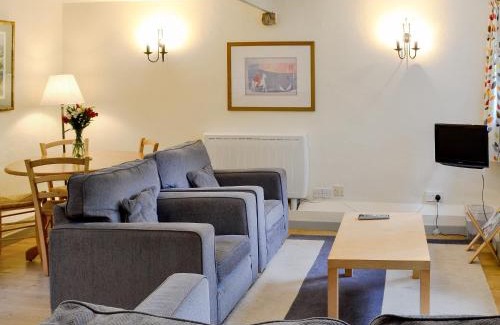 Saint Kew House | Paget