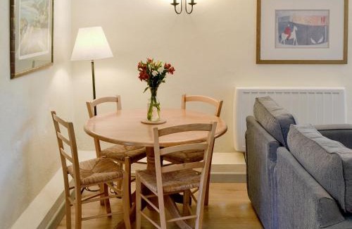 Saint Kew House | Paget
