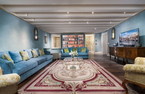 Dorsoduro Apartment | Palazzo Loredan Grand Canal