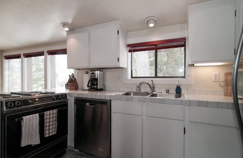 Olympic Valley Condo | Palisades, Easy Walk To Lifts & Village!