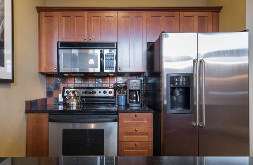 Olympic Valley Condo | Palisades/Squaw Valley Village 2BR Luxury Condo With Mountain Views