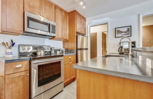 Olympic Valley Condo | Palisades Tahoe Condo by the Village