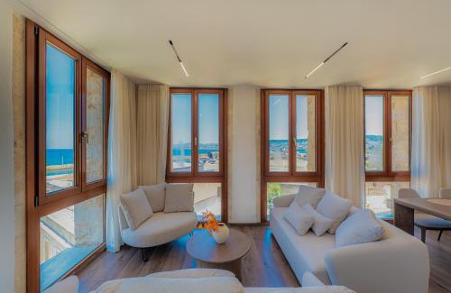 Old Town Apartment | Pallazzo Dei Miracoli - Luxe 3BR apt Sea & Old Port Terrace View