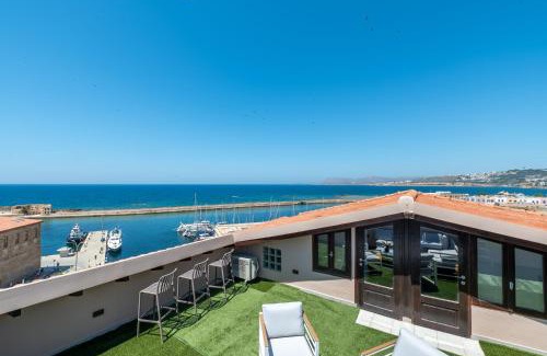 Old Town Apartment | Pallazzo Dei Miracoli - Luxe 3BR apt Sea & Old Port Terrace View
