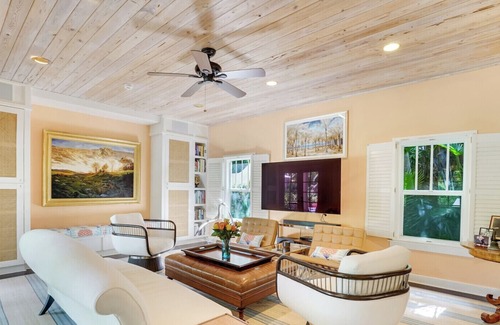 Old Northwood Villa | Palm Beach Mediterranean Pool Villa - Restored - Elegant - Historical