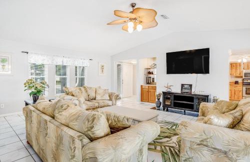 Fort Myers House | Palm Escape