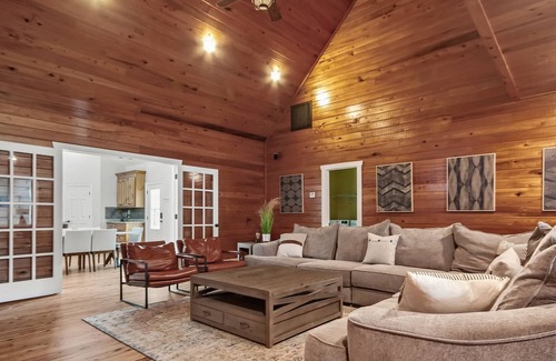 Socastee House | Palm & Gem | Luxury home in Myrtle Beach with resort-style pool, outdoor kitchen