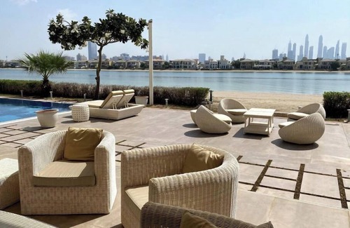 Palm Jumeirah Villa | Palm Jumeirah Skyline - Own private beach and pool