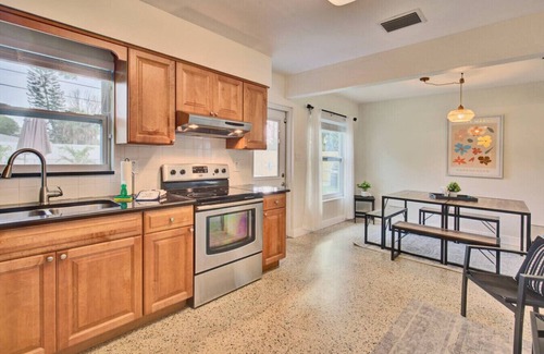 South Pinellas Community Council Apartment | Palm Oasis 2/2 Serene Backyard Private Poolside