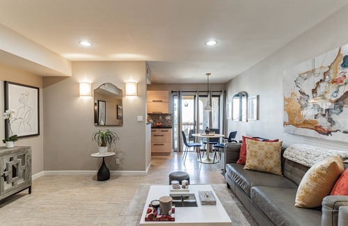 Palm Springs Condo | Palm Springs Cutie Walk to Restaurants, Stores, Hiking Trails