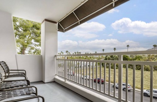 Canyon Corridor Resort | Palm Springs Getaway! 3 Amazing Suites w/ Stunning View | 2 Outdoor Pools