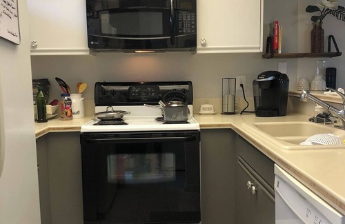 Palm Springs Condo | Palm Springs Resort Condo w/Pool, Tennis, & Golf