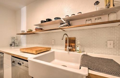 Racquet Club West Apartment | Palm Springs Retreat with Pool Access and Valley Views