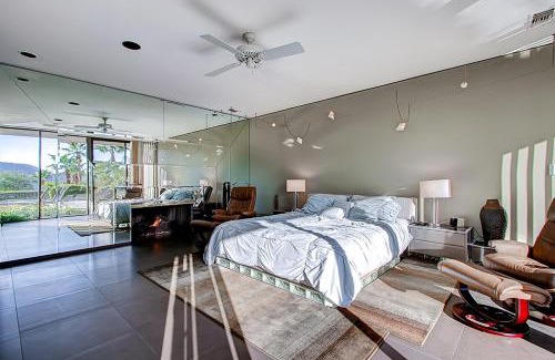 Cahuilla Hills House | Palm Springs Retreat with Private Pool and Jacuzzi