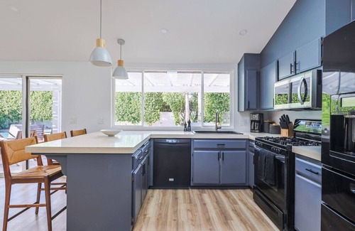 Racquet Club West House | Palm Springs Villa for 12, Pool, Casita, Game Room