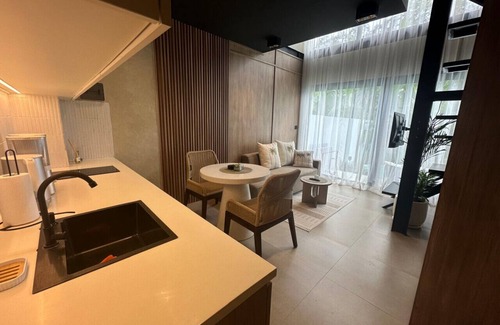 Babakan Villa | Palm Suite - Private Pool Loft Canggu