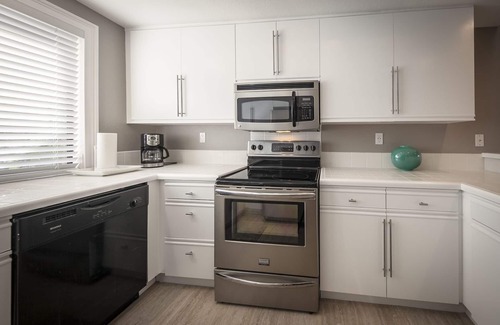 Palm Desert Condo | Palm Valley CC Condo, Sept, thru Dec. Weekly Bookings. Also, Jan - April 2026.