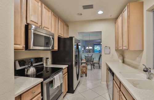 Whitney Beach Condo | Palma Sola Trace Condo - Beaches, Pool, Dining!