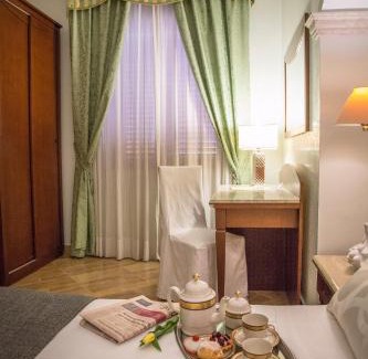Gizzeria Hotel | Palmed Hotel