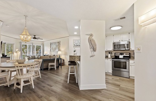 Palmetto Dunes Condo | Palmetto Dunes! Direct Ocean & Pool Views, Sofa Bed, Jacuzzi Tub