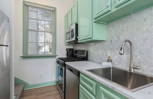 North Charleston House | Palmetto Hideaway~Cozy 1br/1ba Townhome