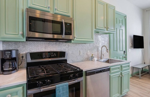 North Charleston House | Palmetto Hideaway~Cozy 1br/1ba Townhome