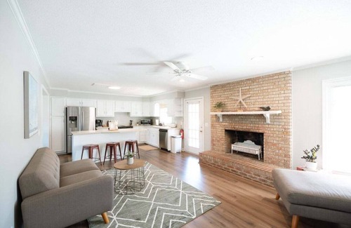 Wilmington House | Palmetto Point - Game Room + Pool
