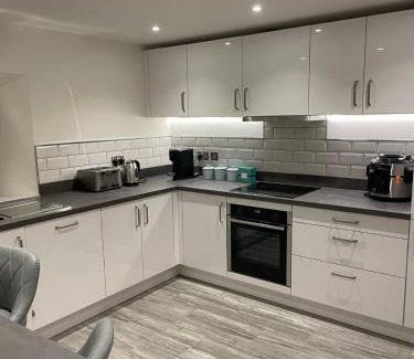 Worlington House | Palmiro Cottage