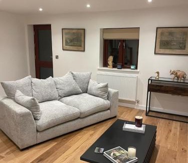 Worlington House | Palmiro Cottage