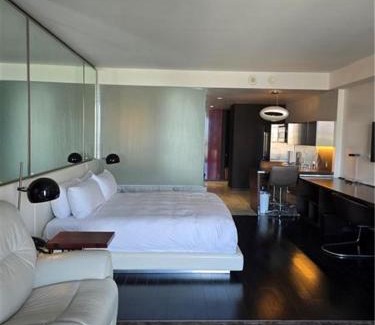 Las Vegas Apartment | Palms Place Hotel Mountain View with Open Balcony