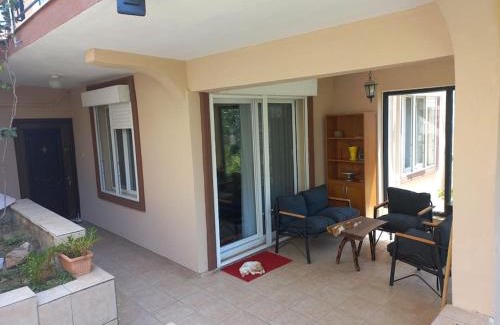 Ayvalik Apartment | pamuk konukevi, bahçe katı, daire