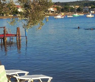 Ayvalik Apartment | pamuk konukevi, bahçe katı, daire