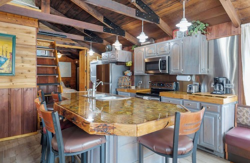 Kimberling City House | Panacea Boathaus Lodge - Outdoor Pool, Boat Slips