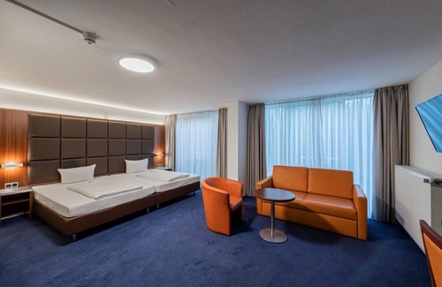 Neustadt an der Weinstrasse Hotel | PANORAMA HOTEL in Neustadt an der Weinstraße