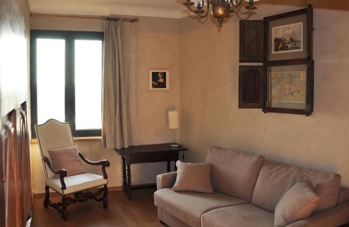 Villeneuve-les-Avignon Bed & Breakfast | Panoramic Suite with river view