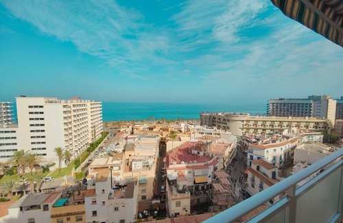 Torremolinos City Centre Apartment | Panorama Apartment with Sea Views