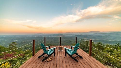 Sevierville House | Panorama by AvantStay Unparalleled Views Deck w HotTub Game Room Pool Table