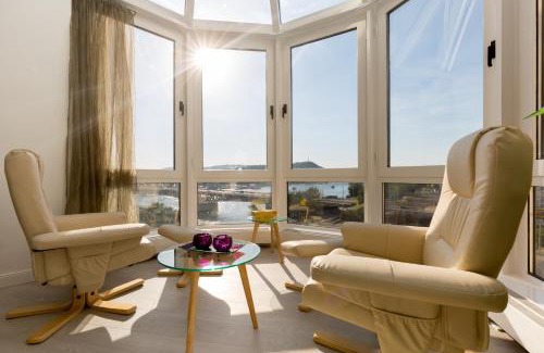 Ferencvaros Apartment | Panorama Dream Home w 3BDR, AC, Garage