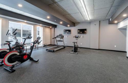 Saint-Roch Apartment | Panorama Penthouse- piscine, gym et vue sur Québec