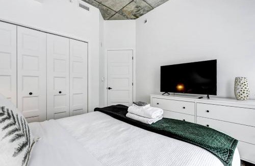 Saint-Roch Apartment | Panorama Penthouse- piscine, gym et vue sur Québec